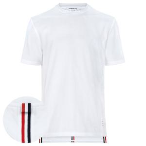 톰브라운 26SS 화이트 릴렉스 핏 클래식 스트라이프 티셔츠 MJS056A 00050 100