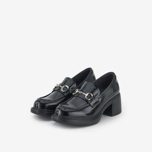 소다  여성 체인 장식 로퍼 (ARS605BA10)