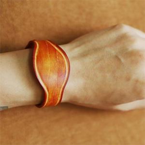 앤브로치 이니셜각인 통가죽 팔찌/남자 커플