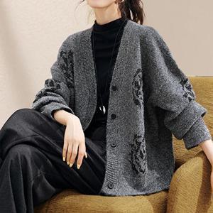 [유니제이] 망드랭 자카드 패턴 가디건