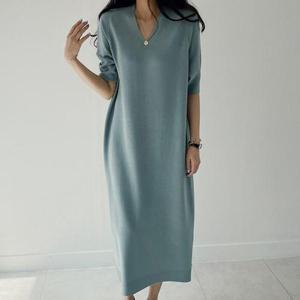 [어반프랑]커린 양두 5부 브이넥 비스코스 루즈핏 반팔 롱 니트 원피스