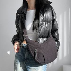 프롬헤븐 코다덴 코듀로이 골덴 캐주얼 반달 크로스백