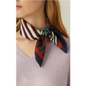 갤러리아_[헤지스ACC] HIMU3F802 브라운 스트라이프 사각 실크 스카프