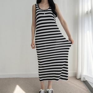 포멀 베이직 민소매 원피스 촉촉한 촉감 홈웨어로도 좋은 민소매원피스 마실룩 홈웨어 데일리 동탄 미시