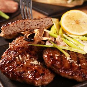 국내산 한우와 한돈으로 만든 못난이 스테이크 X 4팩 (40개내외)