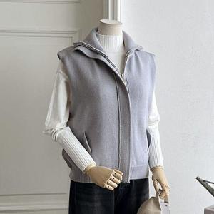 갤러리아_플랫 여성 하이넥 간절기 레이어드 집업 니트조끼 DGB-WVS-2681