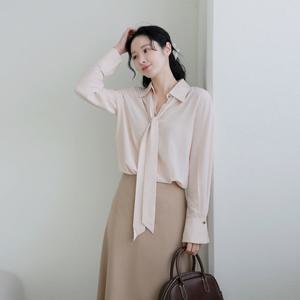 [최초가 89,000원][르포엠]페미닌 히든버튼 타이 블라우스 2종세트