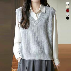 [유니제이] 루후이 브이넥 니트 조끼