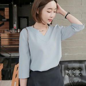 여성 브이넥 7부 봄가을 데이트룩 블라우스