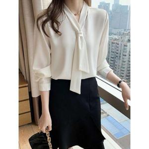 [카라]KARRA (77까지)브이넥 리본타이 새틴 블라우스