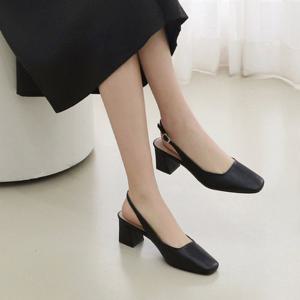 [정상가 129,000원] 엘칸토 여성 베이직 슬링백 5cm LCWO99I513