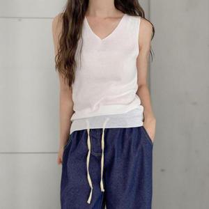 [미라클세븐]여성 반투명 브이넥 민소매 니트 탑 뒷트임 디자인