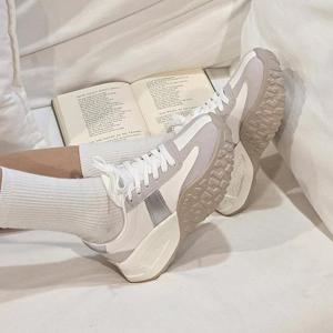 [디아슈즈] 로다 국산 라인 패턴 포인트 키높이 통굽 스니커즈 7cm