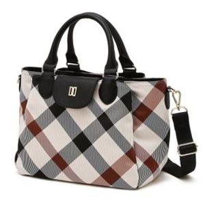 베이지 플랩 빅체크 자가드 토트백 DNGF6E905I2