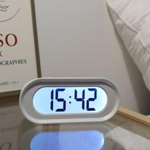 오아 모던 미니 탁상 알람 시계 led 무소음 전자 디지털 책상 무선 건전지 탁상용시계