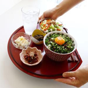 일본 전통공예 기슈칠기 양면 반달트레이 혼밥 카페 논슬립쟁반