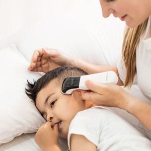 비접촉 적외선 체온계 BC-03