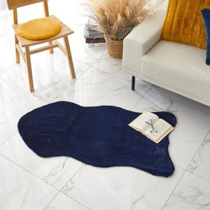 도톰하고 부드러운 페이크퍼 패드 네이비 60x120