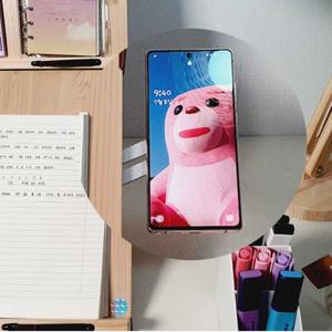 노트북 뒷면 부착용 폰거치대 슬라이드 알루미늄 거치대 독서대나 노트북 뒷면에