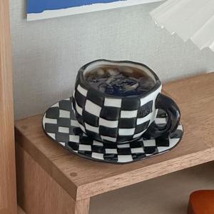 [리퍼] 어글리 찻잔 받침 세트 블랙 체크 머그컵 선물 커피잔 라떼잔 (B급)