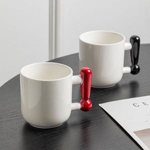 [해외] 1+1 심플 느낌표 물음표 도자기 머그컵 커피잔 라떼잔 주스컵 우유잔 4color