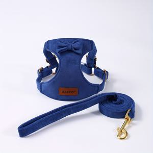 TEMU PU 소재의 애완동물 하네스 (목줄 포함), 디자인과 장식용 리본, 고급스러운 로고 디자인으로 고양이 및 강아지용. 이 하네스 및 목걸이 세트는 대형, 중형 및 소형 강아지 및 고양이에 적합합니다.