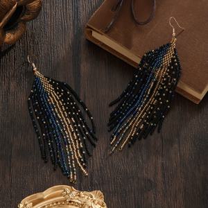 TEMU 다크 블랙, 골드, 블루 갤럭시 참이 있는 기하학적 패턴이 특징인 빈티지 스타일 귀걸이 한 쌍입니다. 이 우아하고 고급스러운 수제 유리 비즈 귀걸이는 일상복 및 파티에 완벽합니다.