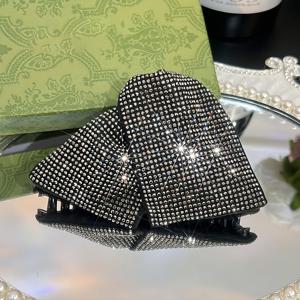 TEMU 큰 크기의 반짝이는 라인스톤 헤어 클립 - 우아한 빈티지 삼각형 리본 헤어핀, 풍성한 머리카락을 안전하게 고정할 수 있어, 일상 및 특별한 날에 완벽한 선물 (헤어스타일 손상 없음)