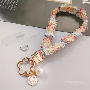 TEMU 스타일리시한 새 휴대폰용 짧은 손목 스트랩. 진주 차향꽃 디자인과 레이스 엣지가 특징이며, 실외 사용 시 분실 또는 낙하 방지에 적합합니다.