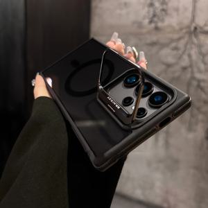 TEMU 휴대폰 케이스 - 휴대폰 케이스 - 고급스럽고 스타일리시한 투톤 마그네틱 S25 울트라 메탈 마그네틱 투명 휴대폰 케이스 (S25, S24, S23, S22 울트라 플러스, S24FE 호환). 렌즈 프레임은 스탠드로 열 수 있으며, 무선 충전을 지원합니다.