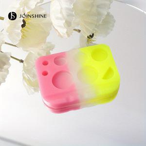 TEMU 소프트 실리콘으로 제작된 단품 래쉬 리프트 & 브로우 라미네이팅 염색 팔레트. 튜브 사케트용으로 디자인되었습니다. 전문가용, 재사용 가능한 코랄 글리터 리프팅 팔레트이며, 속눈썹 및 눈썹용으로 적합하며 블랙 색상으로 제공됩니다.