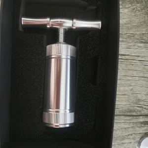 TEMU 전문가용 약 분쇄기 - 내구성 강한 금속 구조, 휴대용 컴팩트 디자인, 여행 및 병원/가정용 - 알약, 정제, 캡슐 안전 파괴에 이상적