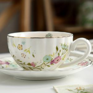 TEMU 세라믹 커피 컵과 받침 세트, 가정용 주방, 다이닝룸, 거실에 적합. 선물용, 물, 차, 차가운 음료용, 커피용 보온병 또는 보온 머그로 이상적. 차, 커피, 우유, 과일주스, 결혼식, 연회, 선물, 생일용으로 적합