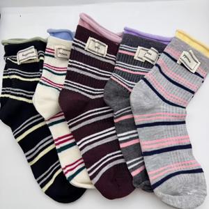 TEMU 다용도 패셔너블 가을/겨울 패브릭 라벨 여성용 중목 양말 5켤레, 레터링 패브릭 라벨 패치워크, 데일리 캐주얼 다용도 여성 양말 5켤레