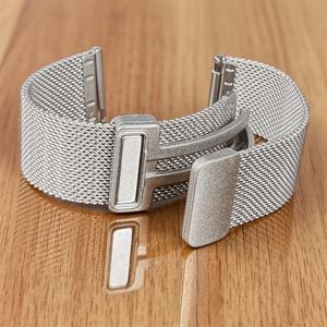 TEMU 20mm 및 22mm 스테인리스 스틸 메시 스트랩은 HW Watch GT 4, 3, 2, 2E (46mm 및 42mm 사이즈)와 호환되며, 마그네틱 조절 버클이 특징입니다. 또한 Samsung Galaxy Watch 7/6/5/4/6 Classic (44mm, 40mm, 47mm 사이즈)에도 적합합니다.