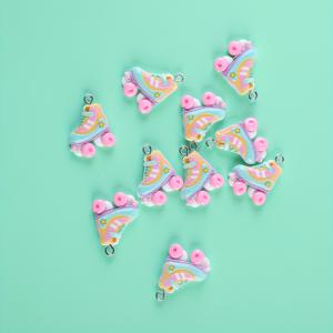 TEMU 10개 패셔너블 만화 글로시 롤러 스케이트 주얼리 펜던트, 귀걸이, 체인 장식, 레진 추가