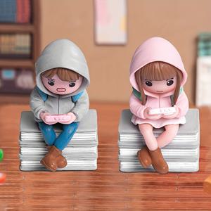 TEMU 수집용 피규어, 2피스 스타일 귀여운 백팩 커플 피규어 - PVC 미니어처 풍경 장식 조각상, 홈, 차, 책상, DIY용 - 발렌타인데이, 기념일, 생일 선물 (전기 불필요), 장난기 넘치는 디자인, 섬세한 공예, 크리스마스 & 할로윈