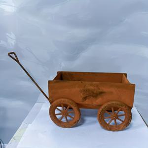 TEMU 디스트레스드 철제 수레통 화분, 녹슨 산업용 디자인, 생기 넘치는 꽃 심기에 이상적, 정원과 마당에 자연스러운 야생의 매력과 빈티지 스타일을 더해주며, 정원 장식과 녹지 식재를 위한 창의적인 선택