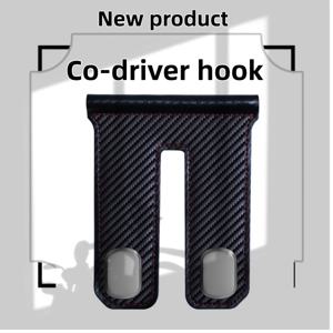 TEMU 1개 자동차 후크, 승객 글러브 박스 후크, 자동차 앞좌석 수납 금속 후크, 롤링 플러시 인테리어 액세서리, 차량 정리, 공간 절약 후크, 스타일리시 자동차 부품, 시트백 후크, 크리스마스 선물. 500가지 사용법