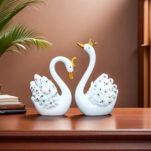 TEMU 2개 세트의 귀여운 레진 스완 공예품, 책장, 사무실, 캐비닛 및 책상 장식에 완벽하며 축제 선물로도 좋습니다.