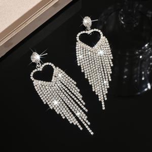 TEMU 세련된 하트 모양 태슬 귀걸이 - 특별한 날을 위한 완벽한 선물, 일상적인 스타일과 고급스러움을 조화시키는