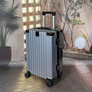 TEMU 패셔너블한 대용량 /24/26인치 무소음 회전 전방향 바퀴 하드쉘 ABS+PC 트롤리 케이스, 알루미늄 프레임 기내용 , 숫자 조합 자물쇠 및 접이식 손잡이 장착, 다기능 알루미늄 프레임 여행 케이스. 사용 가능한 색상: 블랙, 크림 화이트, 스카이 블루, 다크 그린, 실버리 그레이, 다크 그레이, 핑크, 그린. 크리스마스 선물.