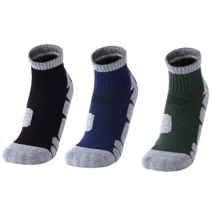 TEMU 남성 및 여성용 겨울용 보온 하이킹 양말 3켤레 세트 - 두꺼운 미끄럼 방지 테리 천 밑창, 중간 길이 격자 무늬 아웃도어 스포츠 양말, 러닝 및 산악 등반용 내구성 강한 착화감 좋은 겨울 스포츠기어 | 격자무늬 양말 | 내마모성 원단 양말