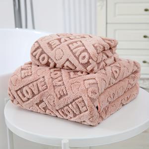 TEMU 2개 럭셔리 텍스처 타월 세트 - 초흡수성, 부드러움, 피부 친화적인 욕실 및 가정용 타월 - 목욕 타월 1개 및 핸드 타월 1개 포함, 사랑 프린트 발렌타인데이 스타일, 발렌타인데이 선물, 욕실 추가품으로 완벽