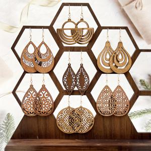 TEMU 미니멀 빈티지 스타일의 속이 빈 나무 귀걸이 7쌍 세트. 클래식 커피 색상의 디자인으로 여성 데일리 패션을 연출하며, 다양한 스타일의 가벼운 나무 드롭 귀걸이가 특징입니다.