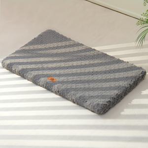 TEMU 1개 두꺼운 & 확대된 강아지 침대 패드 - 겨울 따뜻함, 미끄럼 방지 바닥, 플러시 바닥이 있는 세탁 가능한 애완동물 매트 - 대형, 중형, 소형견용 헤비듀티 쿠션 - 실내/외부 사용 가능 - 쉬운 청소 애완동물 침구, 개용 침대, 실내 애완동물 편안함, 질감 표면, 내구성 있는 애완동물 제품, 고품질 패딩, 대형/중형 개용 침대, 개 액세서리