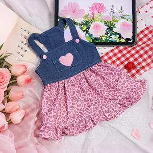 TEMU 하트 프린트와 핑크 패턴이 있는 파란색 패브릭 드레스입니다. 스냅 버튼 디자인으로, 고양이와 강아지 같은 애완동물들이 실내 및 실외 발렌타인데이 웨딩 파티에 착용하기에 완벽합니다.