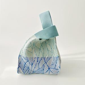 TEMU 밝은 두색 모이어 패턴 토트백, 고정된 어깨 스트랩 - 대용량, 폴리에스터 니트 핸드백, 하늘색 & 핑크, 캐주얼한 외출 또는 선물로 적합, 캐주얼 토트백 | 트렌디한 손목 가방 | 고정된 스트랩 가방