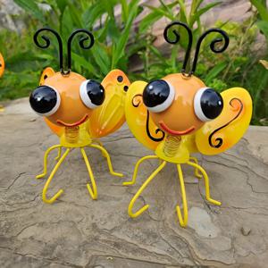 TEMU 2개 세트 생동감 넘치는 노랑 & 검정색 금속 벌 조각상, 곱슬 안테나 - 환상적인 야외 정원 벽 장식, 파티오, 잔디, 화분용 내구성 있는 철 아트 - 전기 필요 없음, 벌 장식
