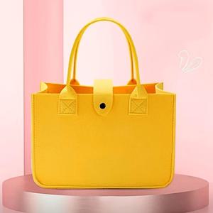 TEMU 대용량 펠트 가방, 할로윈 및 크리스마스용 토트백. 선물 가방, 쇼핑 가방, 7가지 색상으로 제공 - 여성용 토트백